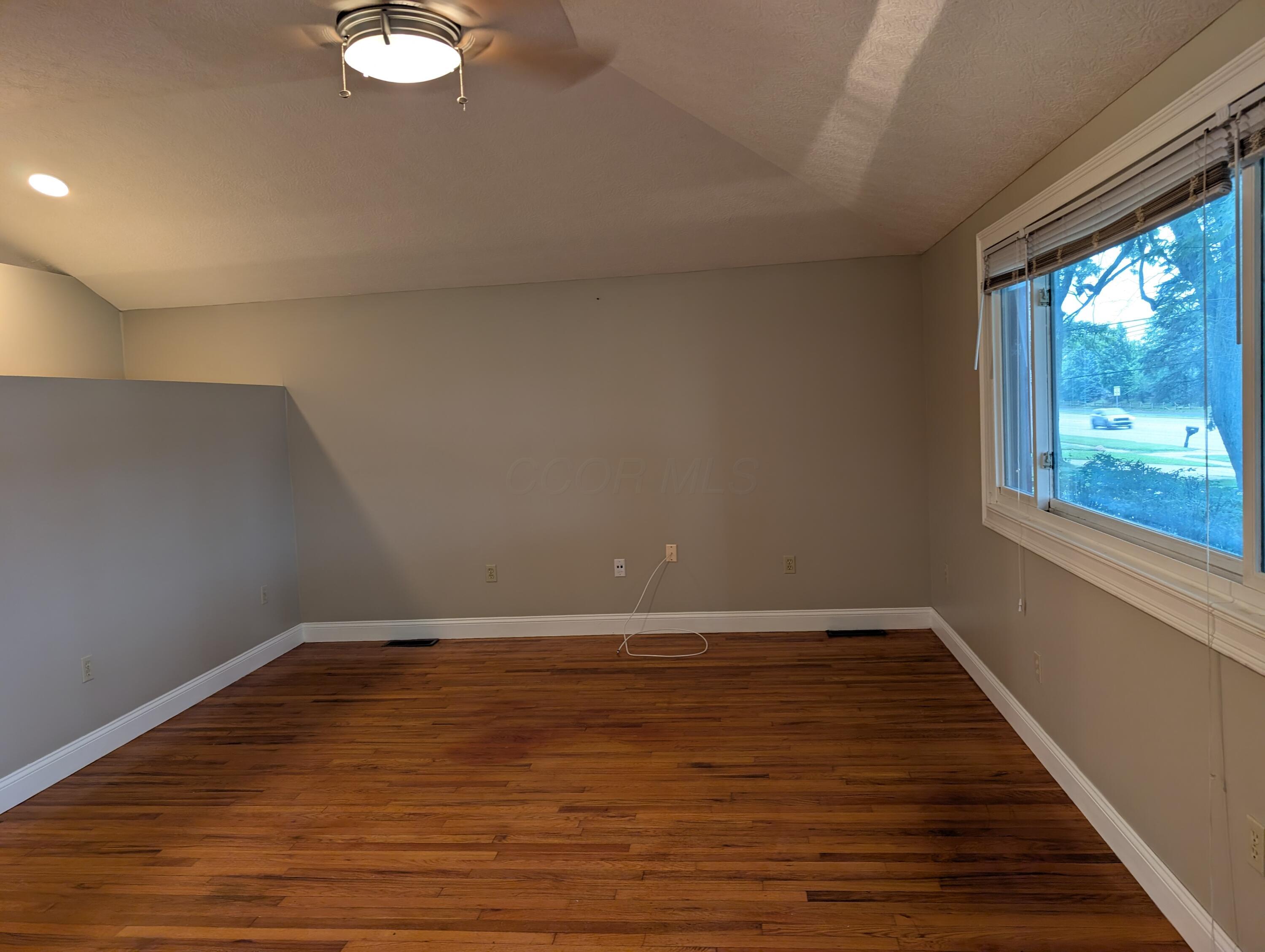 454 Diley Road Pickerington, OH 43147 - Photo 14 of 21 Living Room