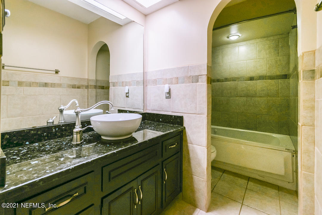 1405 Ryar Road Jacksonville, FL 32216 - Photo 24 of 35 024