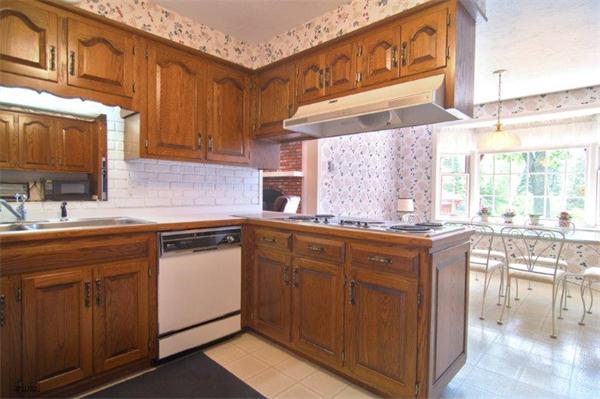 33 East Charlton Road Spencer, MA 01562 - Photo 4 of 29 Gallery Image 4
