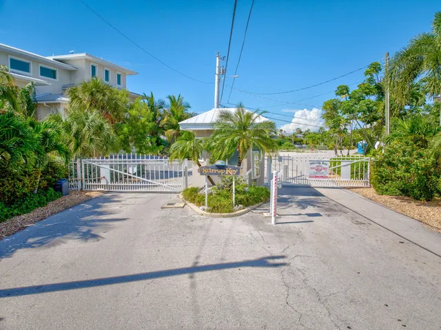 $2,200,000 | 199 Stirrup Key Boulevard, Marathon, FL 33050