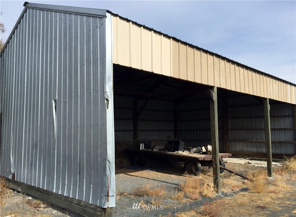 2499 Valley Road Northeast Moses Lake, WA 98837 - Photo 5 of 24 Gallery Image 5