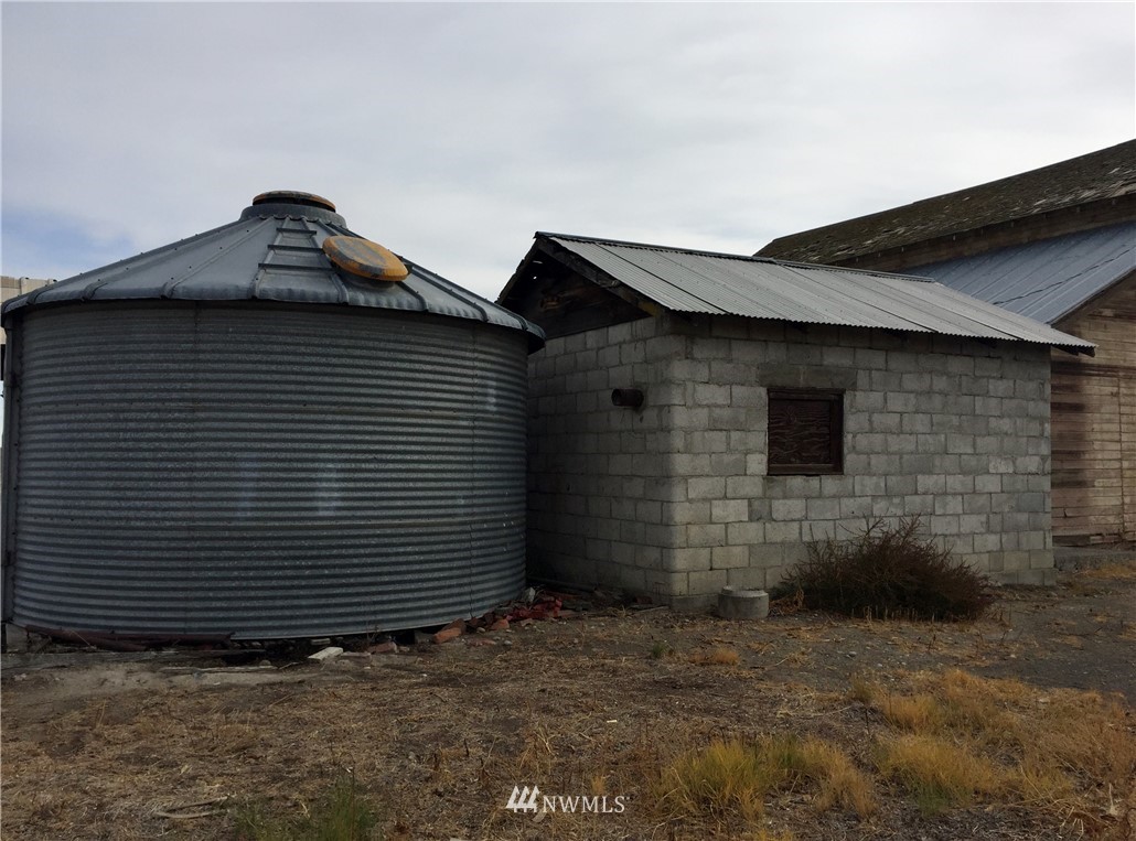 2499 Valley Road Northeast Moses Lake, WA 98837 - Photo 6 of 24 Gallery Image 6