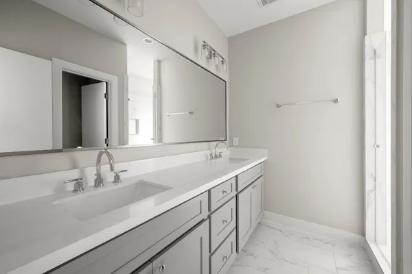 $2,100 | 8115 Esther Acres Lane, Houston, TX 77088