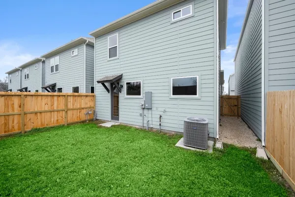 $2,100 | 8115 Esther Acres Lane, Houston, TX 77088