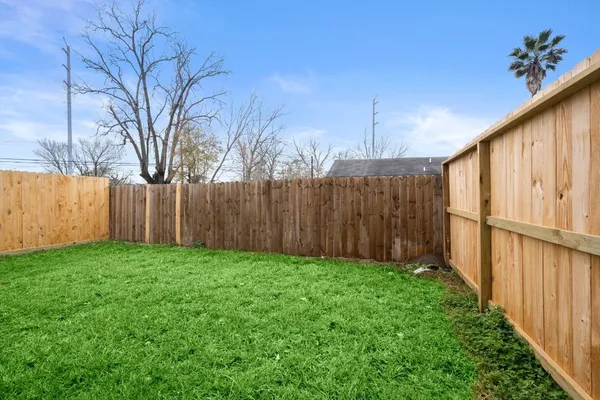 $2,100 | 8115 Esther Acres Lane, Houston, TX 77088