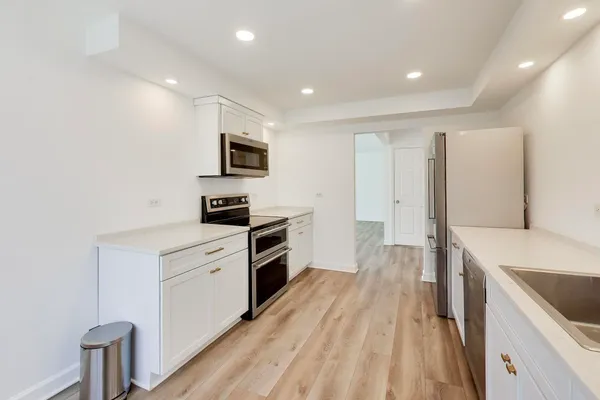 $319,900 | 83 Thornhill Lane, Unit C, Lake Barrington, IL 60010