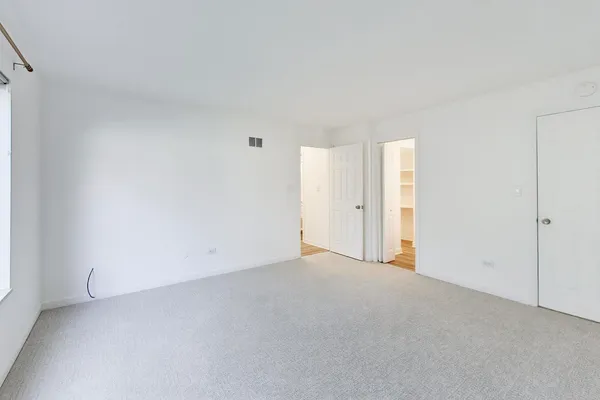 $319,900 | 83 Thornhill Lane, Unit C, Lake Barrington, IL 60010