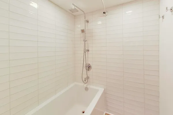 $319,900 | 83 Thornhill Lane, Unit C, Lake Barrington, IL 60010