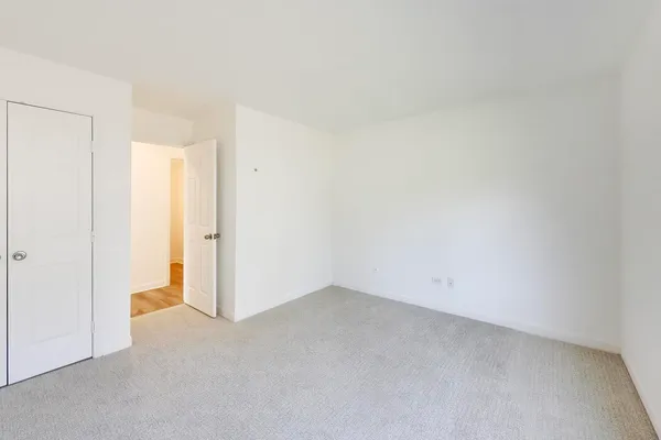 $319,900 | 83 Thornhill Lane, Unit C, Lake Barrington, IL 60010
