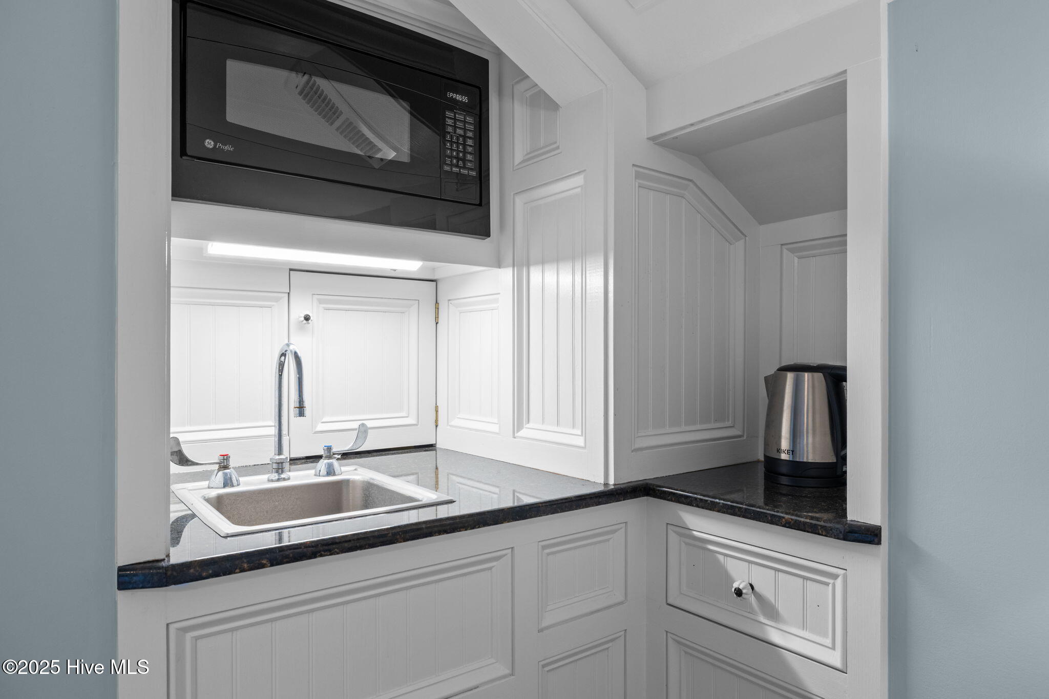 1207 Timber Trail Emerald Isle, NC 28594 - Photo 25 of 63 1207 Timber Trail 2nd level BR Ensuite