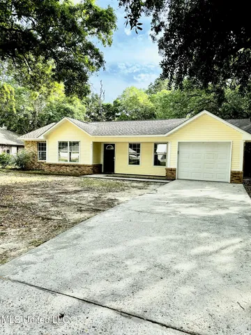 $195,000 | 909 Orange Street, Ocean Springs, MS 39564