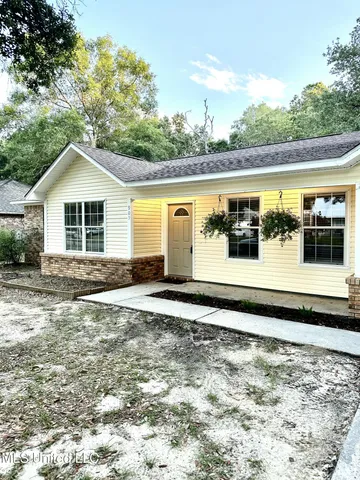 $195,000 | 909 Orange Street, Ocean Springs, MS 39564