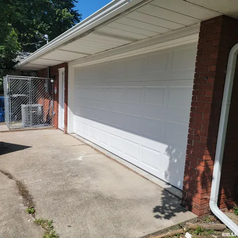 $174,600 | 725 East Spruce Street, Springfield, IL 62703