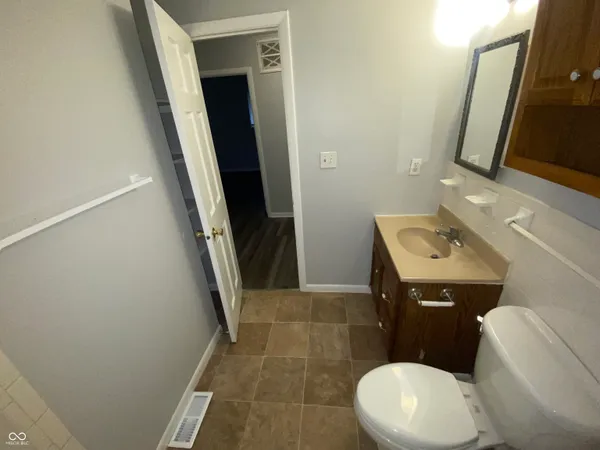 $1,050 | 1260 North Ridgeview Drive, Indianapolis, IN 46219