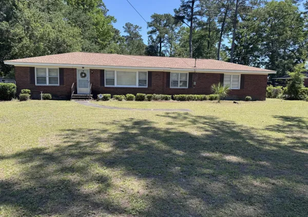 $215,000 | 686 West Pine Street, Varnville, SC 29944