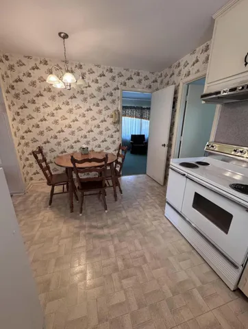 $215,000 | 686 West Pine Street, Varnville, SC 29944