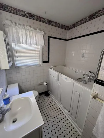 $215,000 | 686 West Pine Street, Varnville, SC 29944