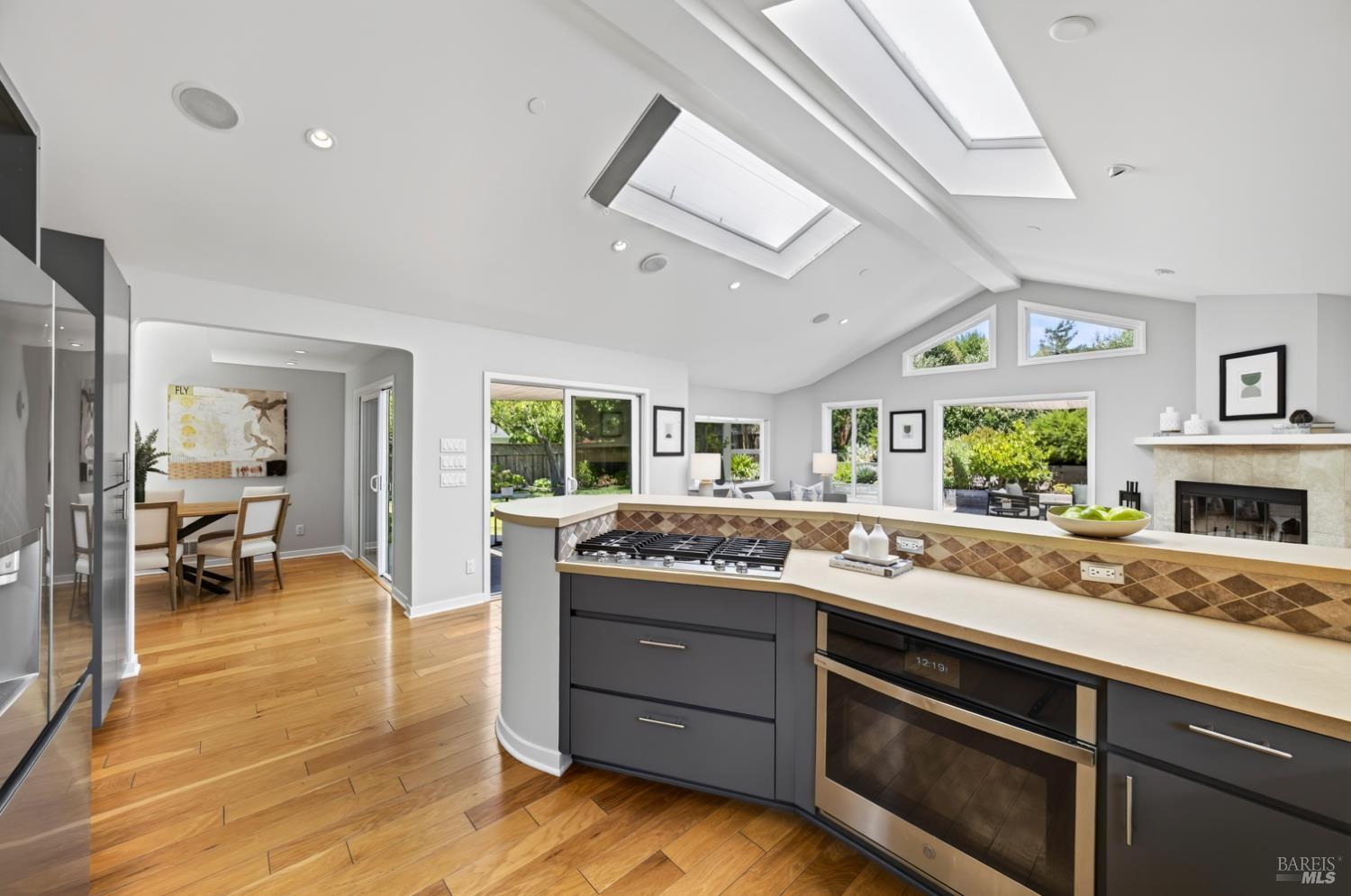 21 Apollo Road Tiburon, CA 94920 - Photo 11 of 31 Gallery Image 11