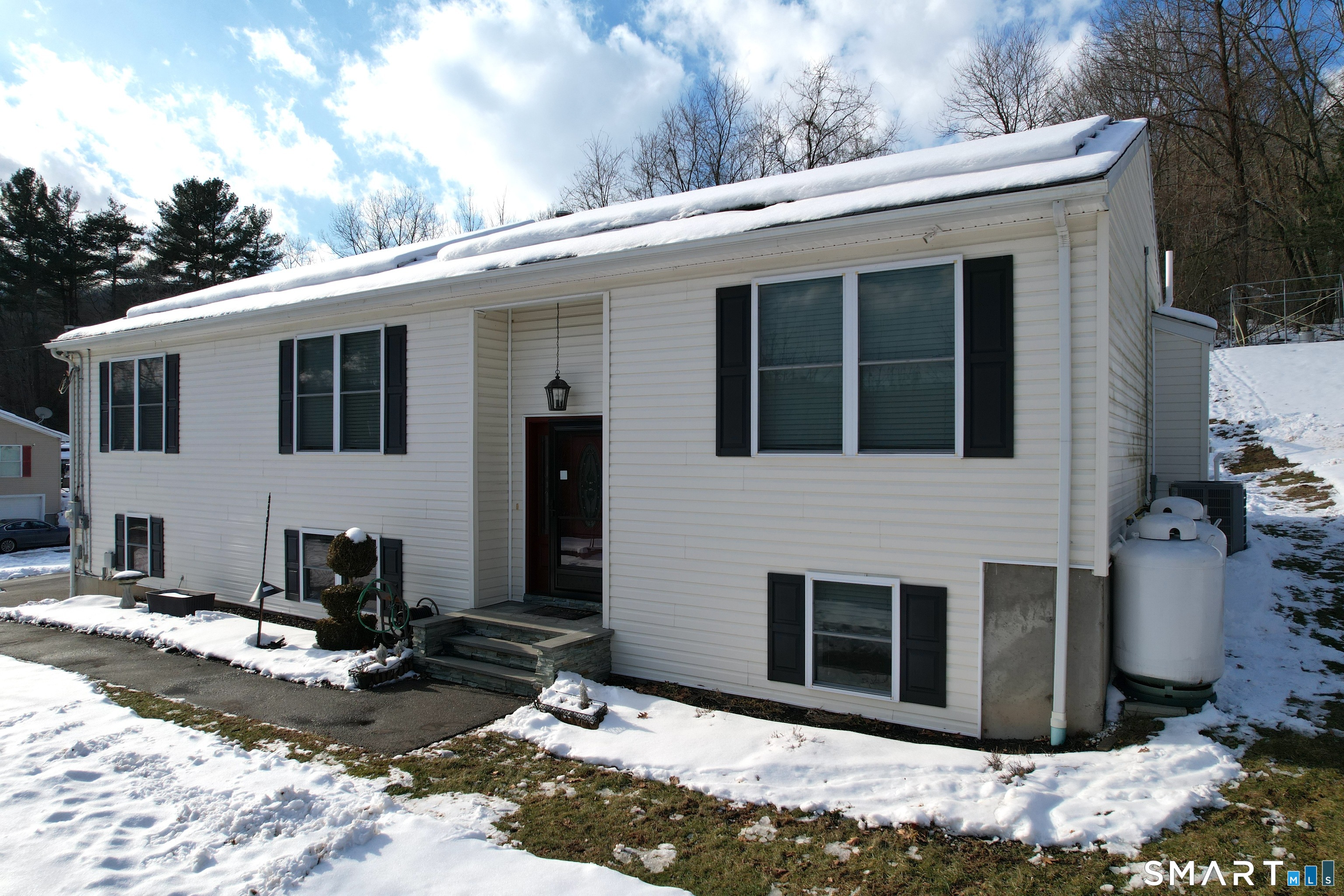 2547 Winsted Road Torrington, CT 06790 - Photo 4 of 40