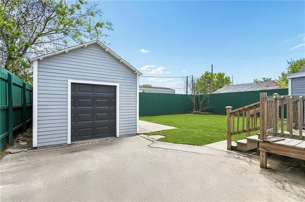 $239,900 | 17 Old Hickory Avenue, Chalmette, LA 70043