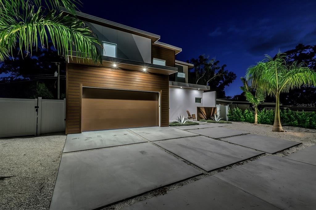 2314 Floyd Street Sarasota, FL 34239 - Photo 3 of 90