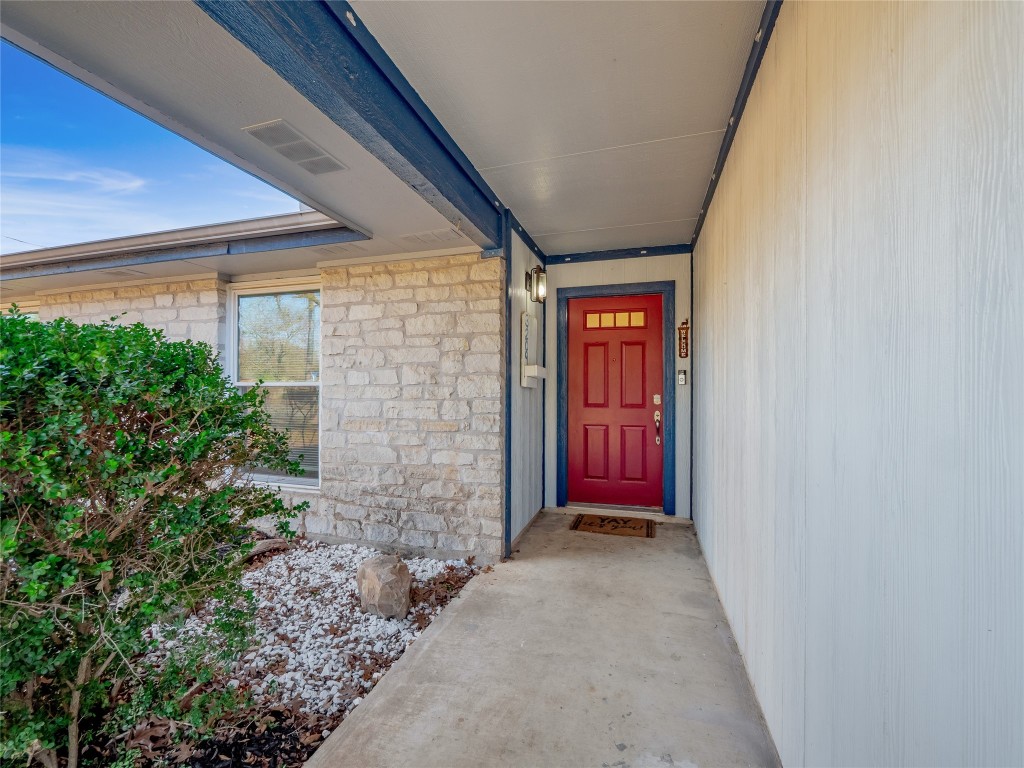 3209 Buffalo Springs Trail Georgetown, TX 78628 - Photo 2 of 32 a view of entryway