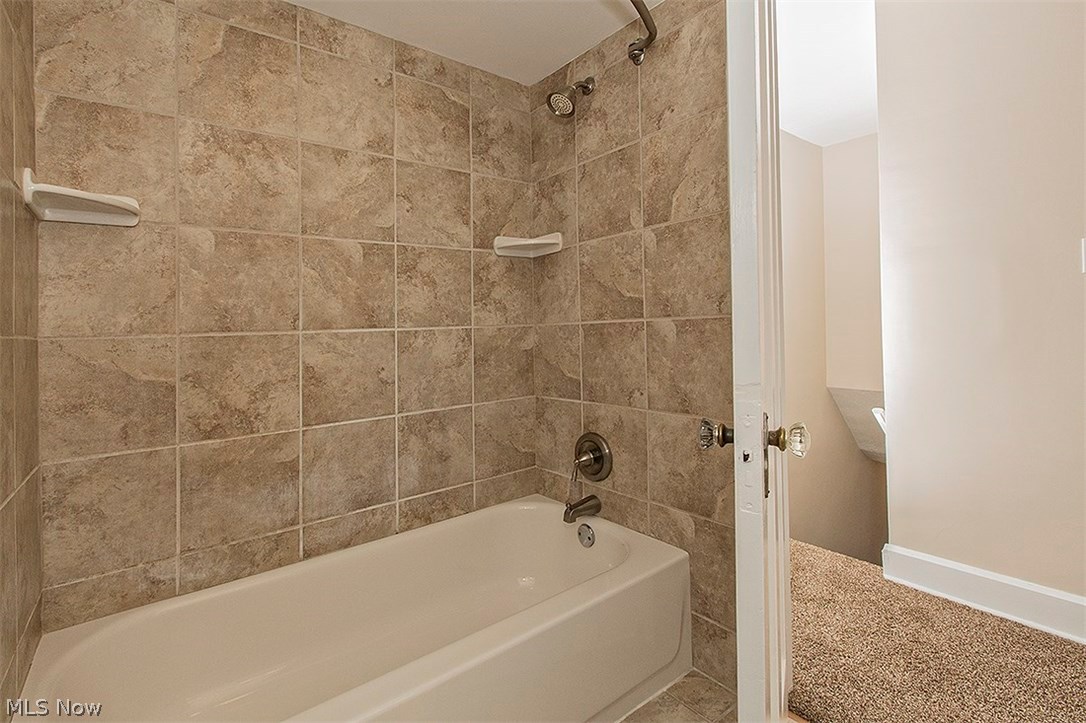 4236 Elmwood Road Cleveland, OH 44121 - Photo 17 of 33
