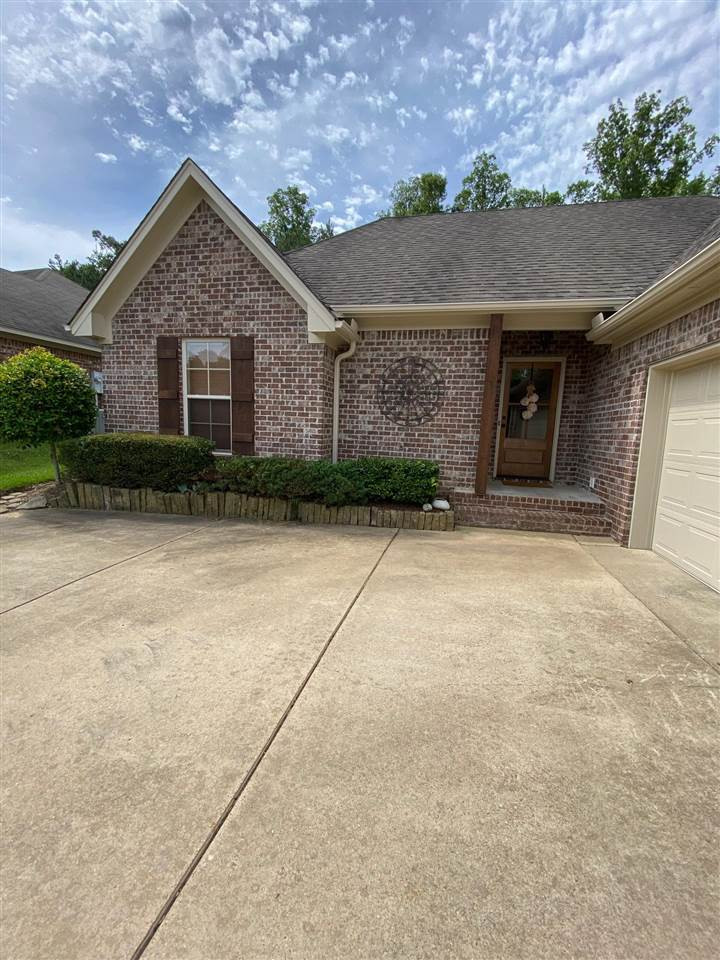 302 Azalea Court Brandon, MS 39047 - Photo 2 of 18 Photo 2