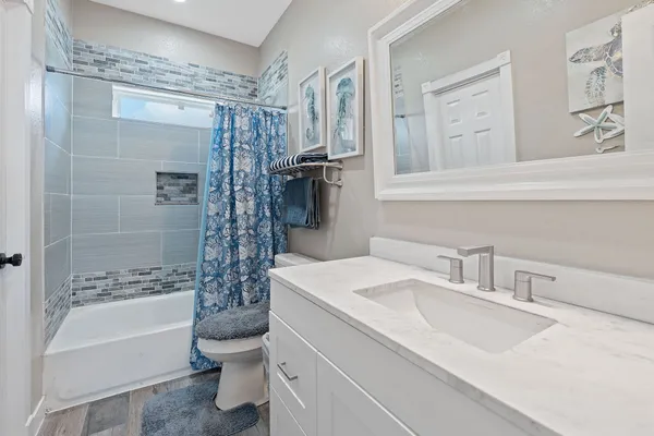 $650,000 | 169 Ridgetop Road, Buda, TX 78610