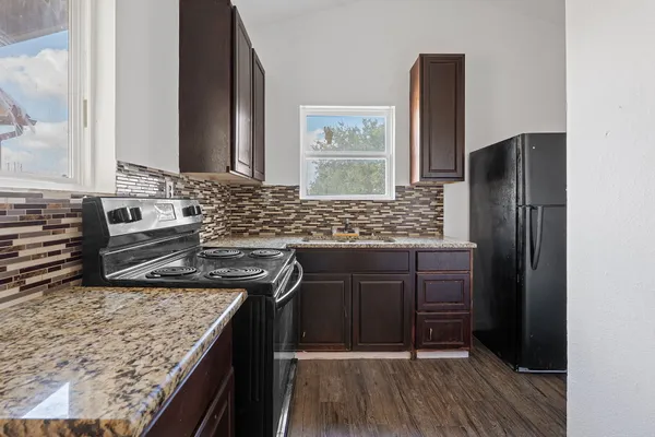 $650,000 | 169 Ridgetop Road, Buda, TX 78610