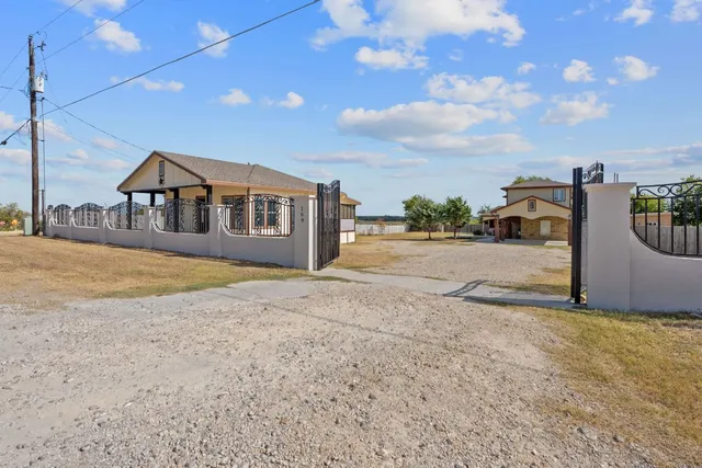 $689,999 | 169 Ridgetop Road, Buda, TX 78610