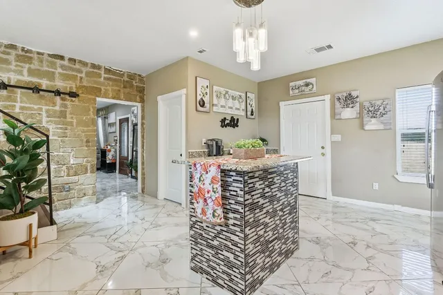 $689,999 | 169 Ridgetop Road, Buda, TX 78610