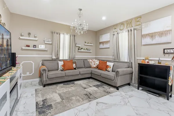 $650,000 | 169 Ridgetop Road, Buda, TX 78610