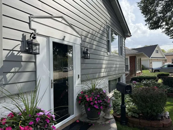 $699,000 | 639 North Kaspar Avenue, Arlington Heights, IL 60004