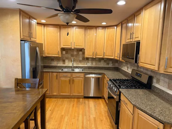 $699,000 | 639 North Kaspar Avenue, Arlington Heights, IL 60004