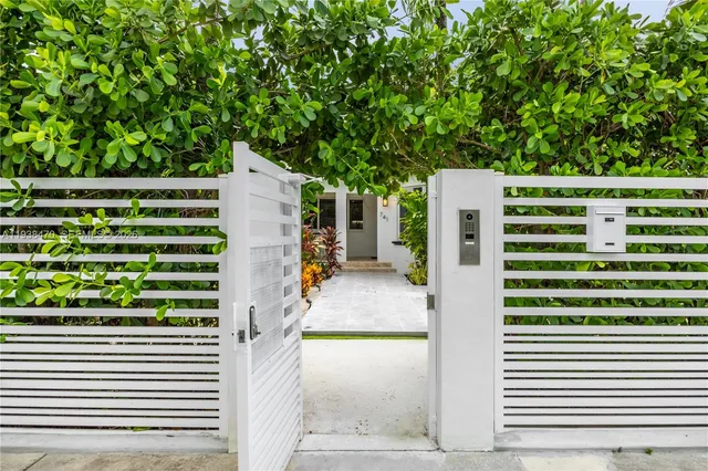 a house view with a outdoor space