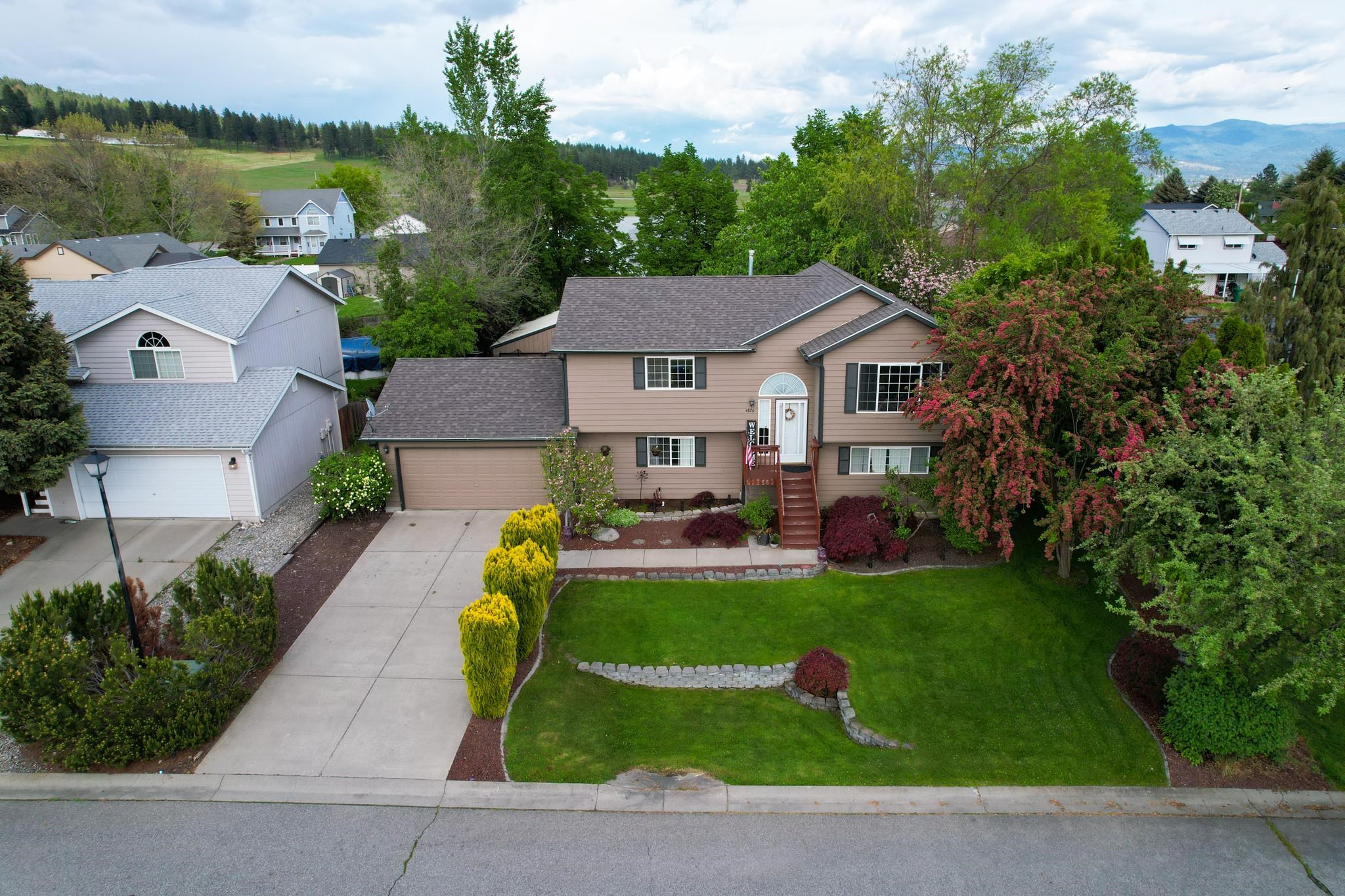 4820 North Conklin Road Spokane Valley, WA 99216 - Photo 3 of 44 Gallery Image 3