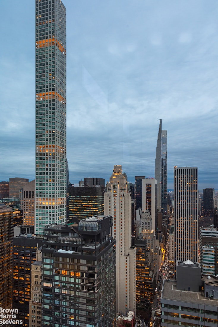 151 East 58th Street, Unit 43E Manhattan, NY 10022 - Photo 22 of 50 a city view