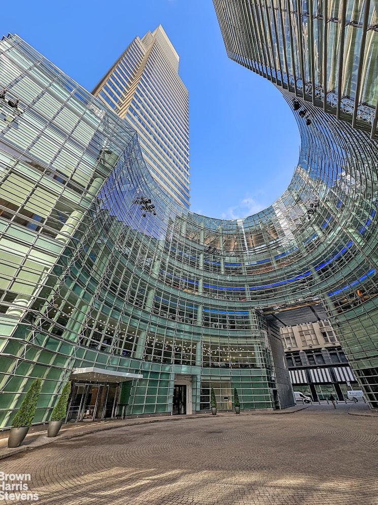 151 East 58th Street, Unit 43E Manhattan, NY 10022 - Photo 28 of 50 front view of a building