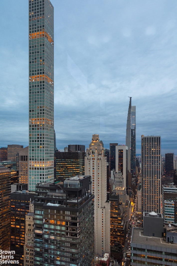 151 East 58th Street, Unit 43E Manhattan, NY 10022 - Photo 43 of 50 a city view