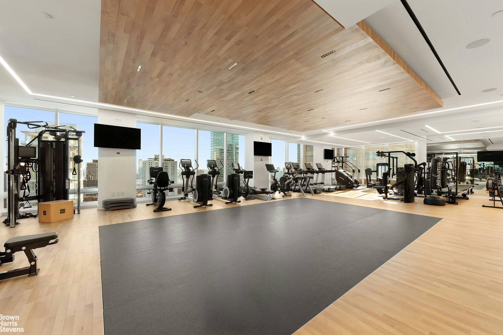151 East 58th Street, Unit 43E Manhattan, NY 10022 - Photo 45 of 50 a view of a room with gym equipment