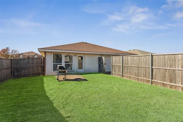 $299,900 | 640 Canyon Place, DeSoto, TX 75115