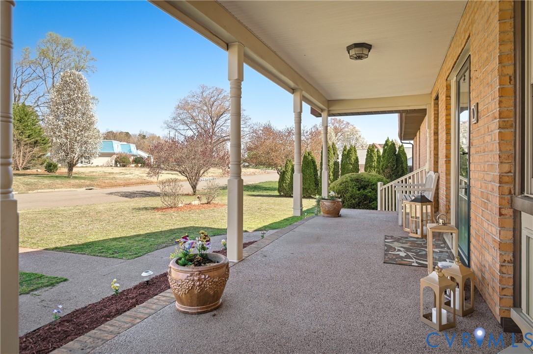 107 Oxford Road Hopewell, VA 23860 - Photo 4 of 50 Expansive covered front porch with decorative colu