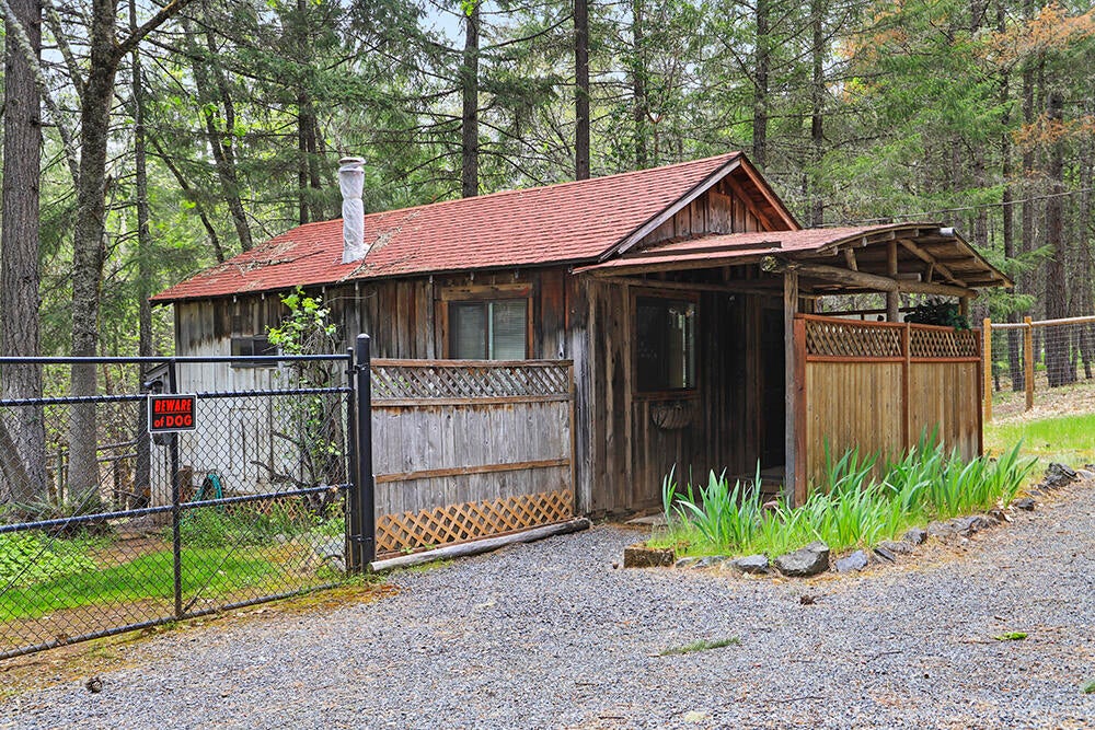 782 Crow Road Merlin, OR 97532 - Photo 34 of 38 34
