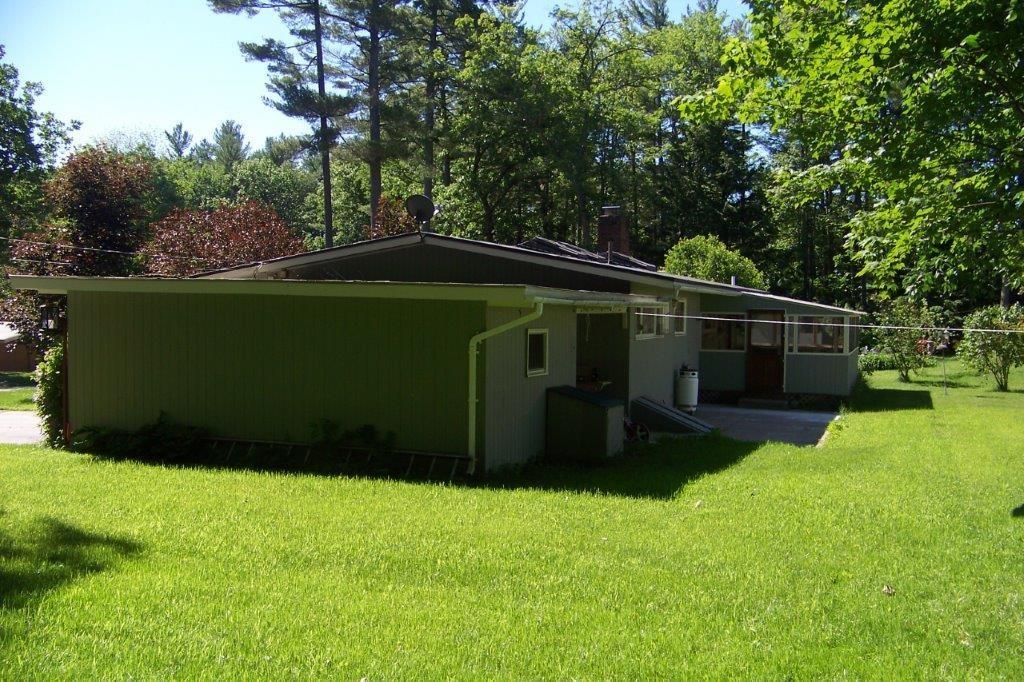 5 Green Street Springvale, ME 04083 - Photo 5 of 34 Side view/Yard