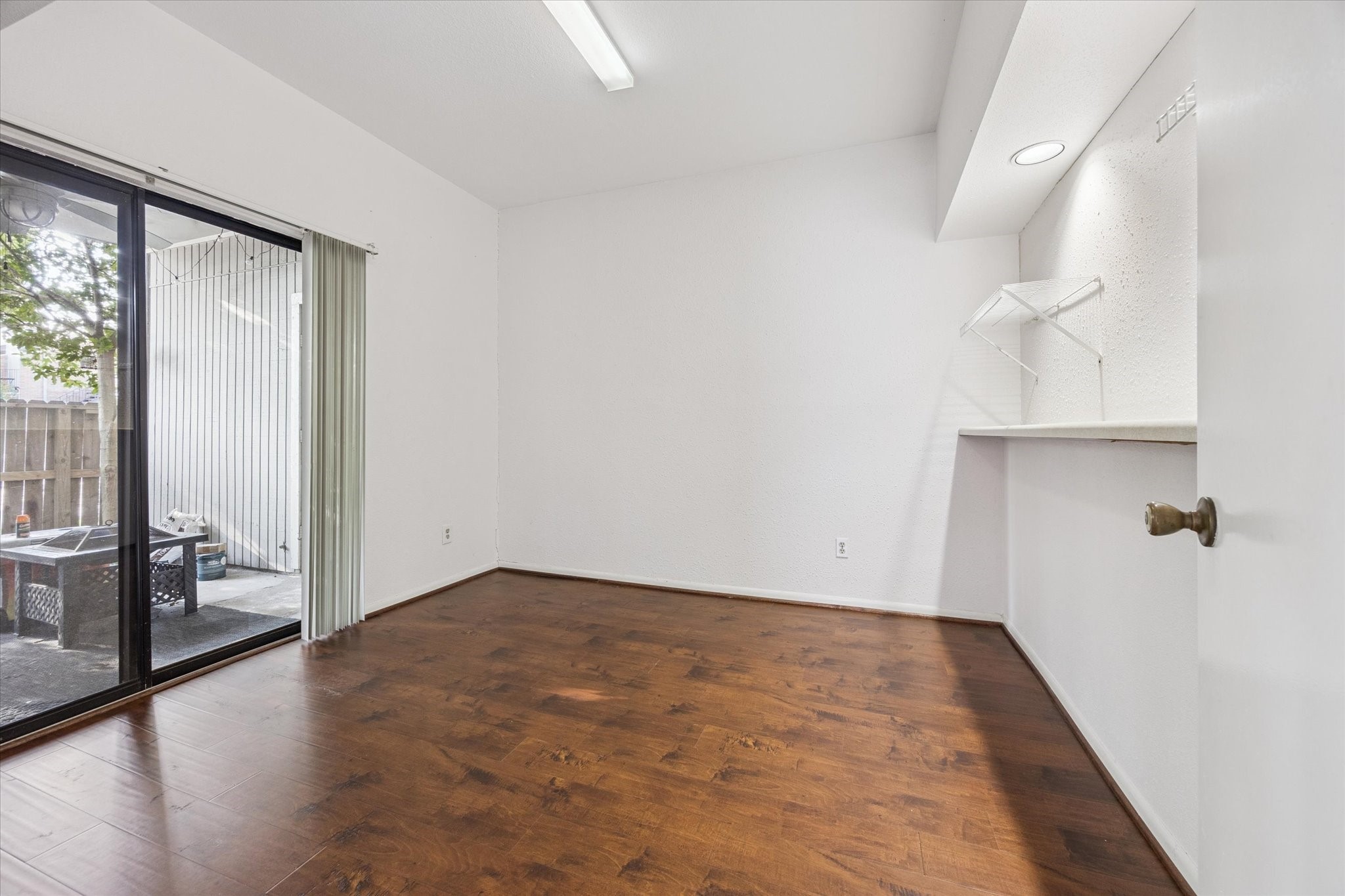 8100 Cambridge Street, Unit 123 Houston, TX 77054 - Photo 16 of 31 a view of an empty room with a window