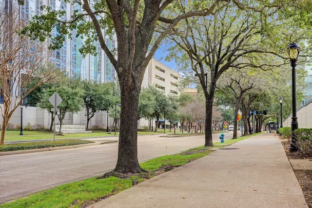 $1,800 | 8100 Cambridge Street, Unit 123, Houston, TX 77054