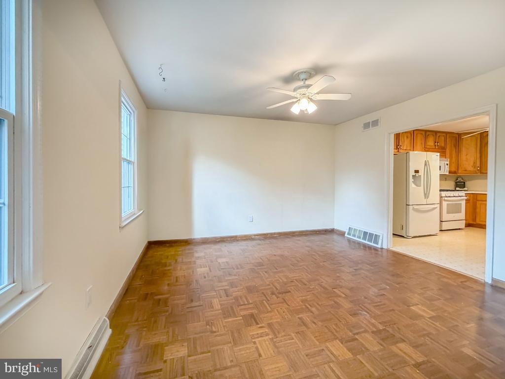 350 Richard Road Yardley, PA 19067 - Photo 8 of 44 Dining Room