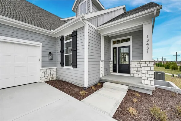 $679,000 | 13431 West 174th Terrace, Overland Park, KS 66221