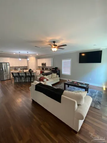 $2,700 | 607 West Belmont Street, Pensacola, FL 32501